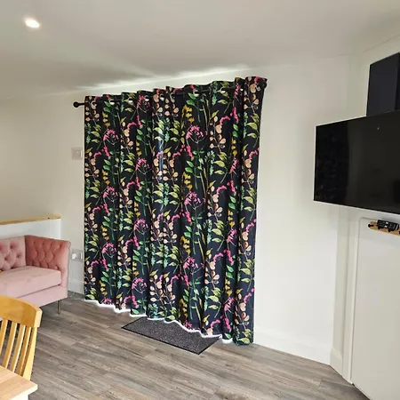 Apartman River View *